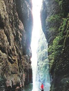 水上一线天
