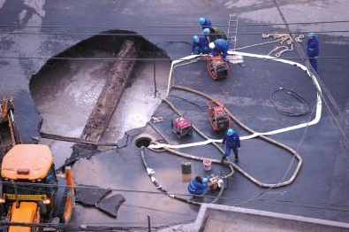 北京甜水园路面塌陷